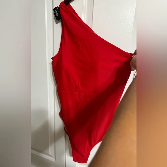 NWOT SUMMERSALT The Ruched Sidestroke Size 14 / 
Color Lava - Picture 4 of 6